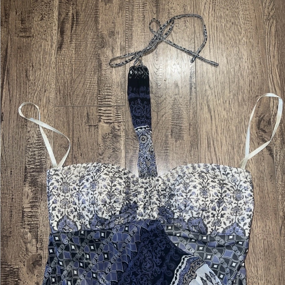 BCBG Paris Blue Patterned Halter Lightweight Wrap… - image 4